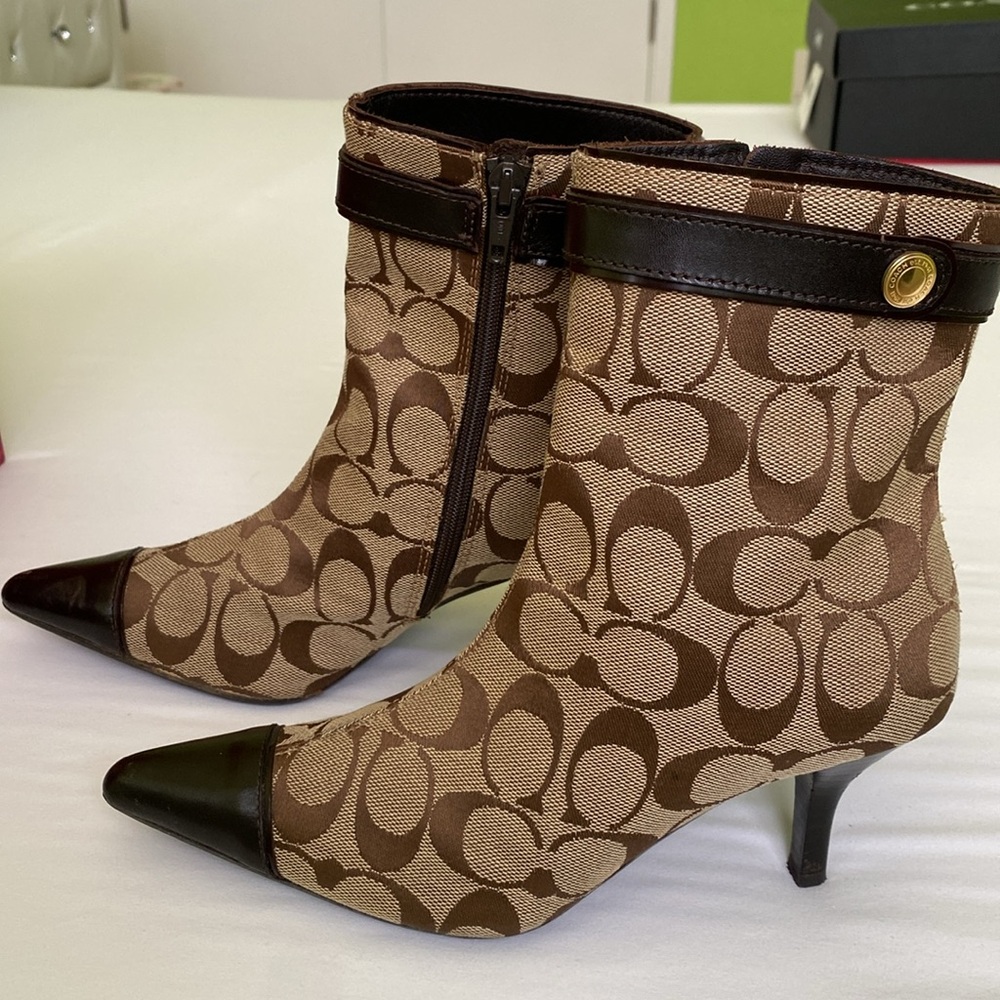 Coach boots